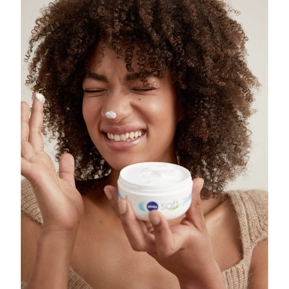 NIVEA Soft Moisturising Cream (500ml), A Moisturising Cream for Face, Body and Hands with Vitamin E and Jojoba Oil, Hand Cream Moisturises Deeply, All-Purpose Day Cream, 500 ml (Pack of 1) white